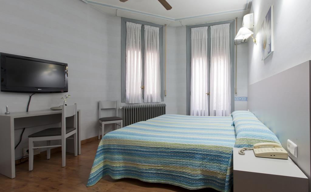 Hostal Andorra Madrid Exteriér fotografie