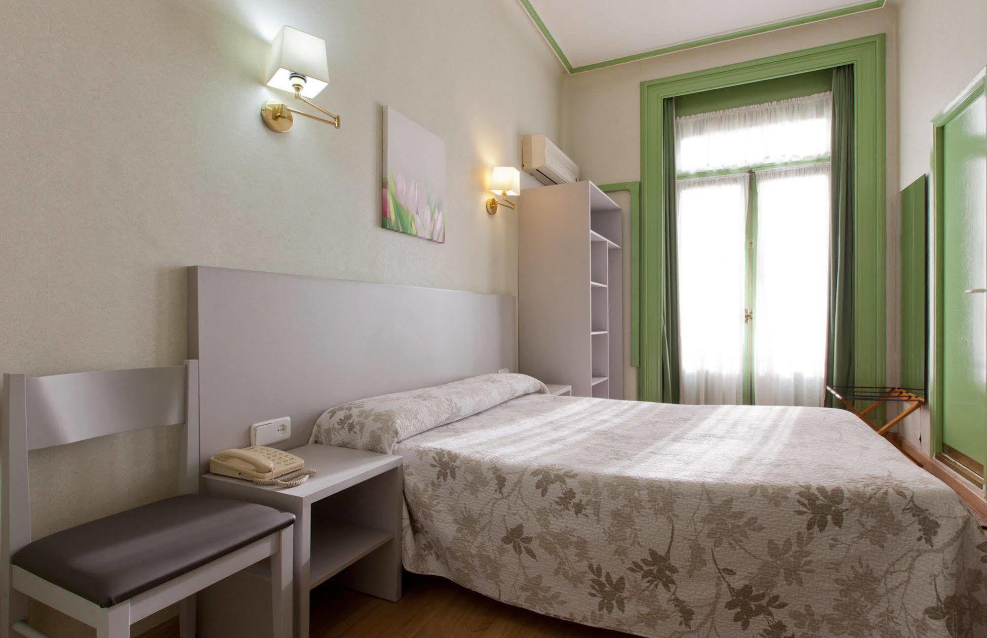 Hostal Andorra Madrid Exteriér fotografie